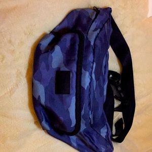 Pink camouflage fanny pack